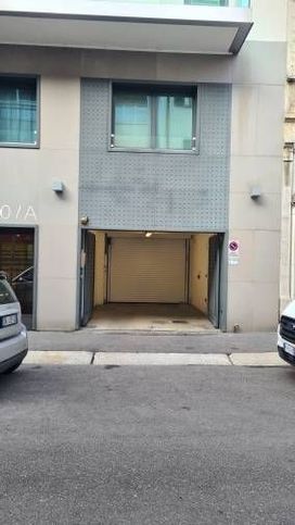 Garage/posto auto in residenziale in Via G. Giusti 40 --/A