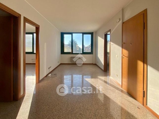 Ufficio in commerciale in Via Cao del Prà 36