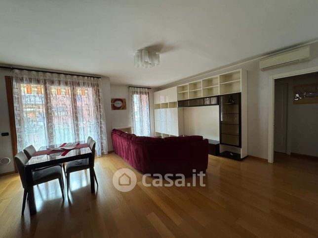 Appartamento in residenziale in Via Giacomo Leopardi 6