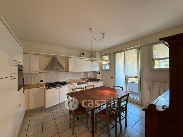 Appartamento in residenziale in Via Adua 19