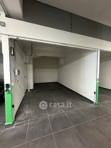 Box/posto auto in residenziale in Viale Regina Margherita 208