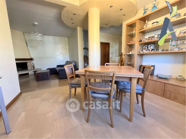 Casa bi/trifamiliare in residenziale in Via Val di Fiemme