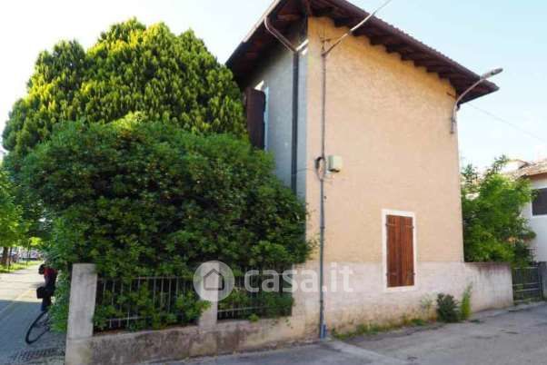 Villetta a schiera in residenziale in Via Udine