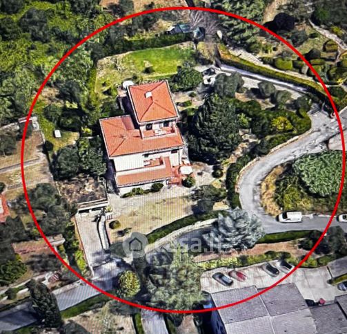 Villa in residenziale in Via Montepertico 112