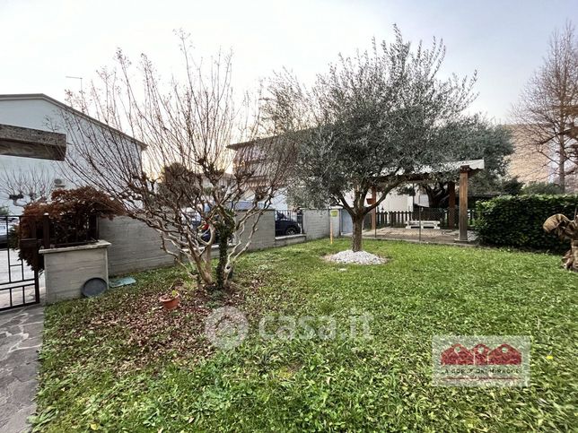 Casa indipendente in residenziale in Via Adolfo Giuriato
