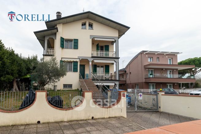 Casa bi/trifamiliare in residenziale in Via Romea Nord 210