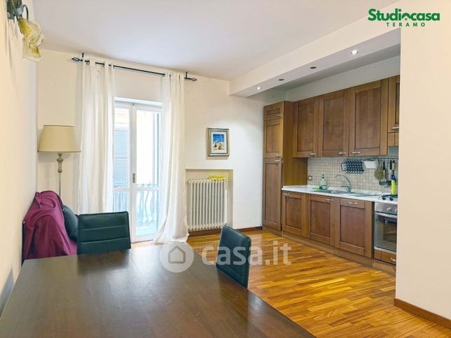 Appartamento in residenziale in Via Cesare Battisti
