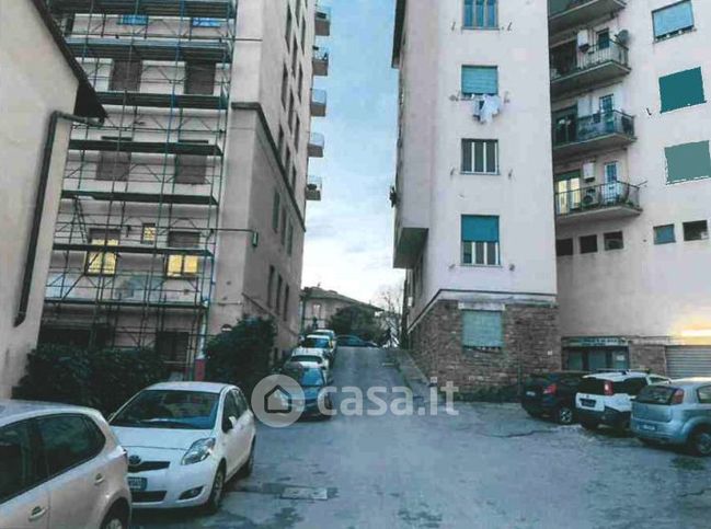 Box/posto auto in residenziale in Via Lungo l'Affrico