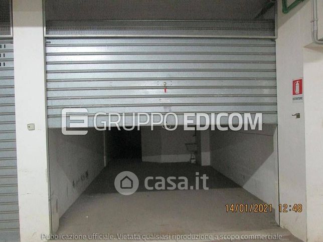 Garage/posto auto in residenziale in Via Villa Heloise