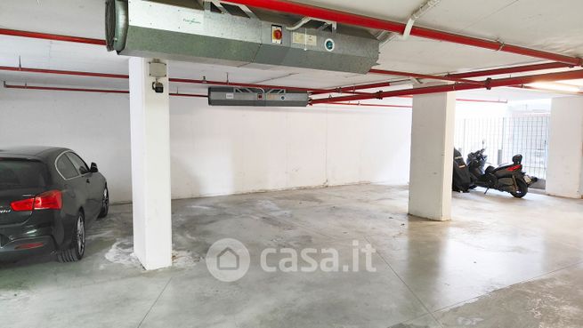 Box/posto auto in residenziale in Via Bertoldo di Giovanni 15