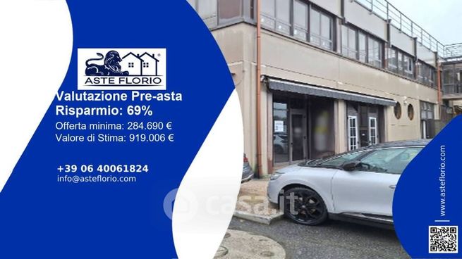 Ufficio in commerciale in Via Giosuè Carducci