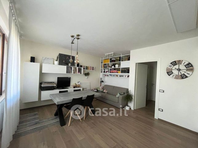 Appartamento in residenziale in Via CASTELLACCIA 29