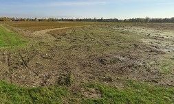 Terreno agricolo in commerciale in Strada Canevon 33