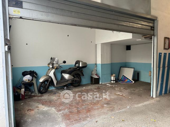 Garage/posto auto in residenziale in Via Vezzano Ligure 5