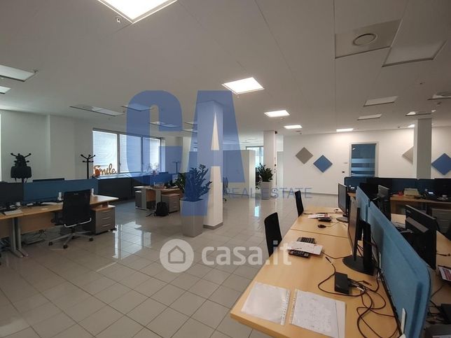 Ufficio in commerciale in Viale Lombardia