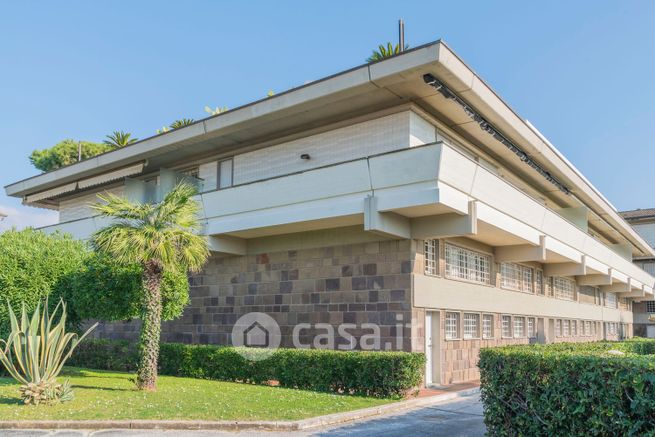 Appartamento in residenziale in Viale Ammiraglio Morin 8