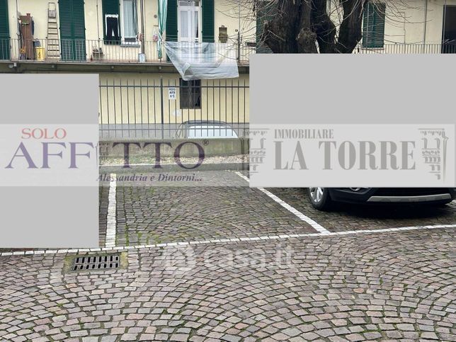 Box/posto auto in residenziale in Via Venezia