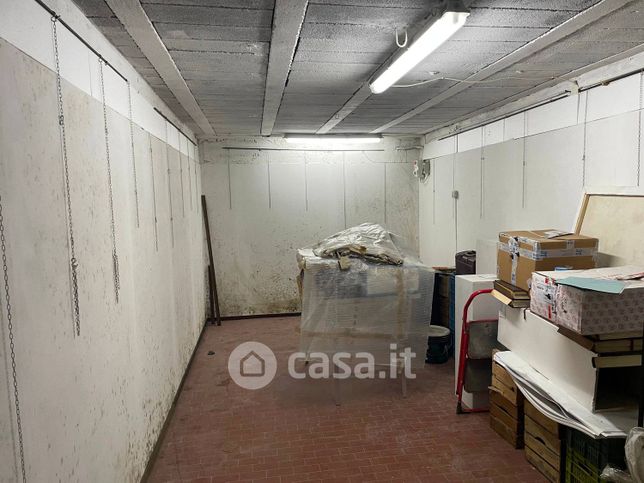 Box/posto auto in residenziale in Piazza XXV Aprile