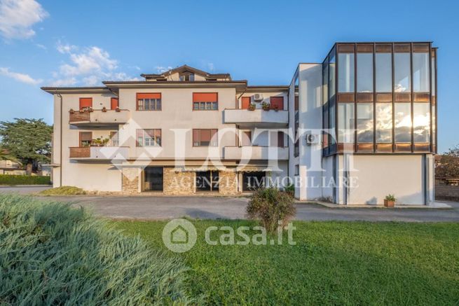 Capannone in commerciale in Strada Statale 439 439