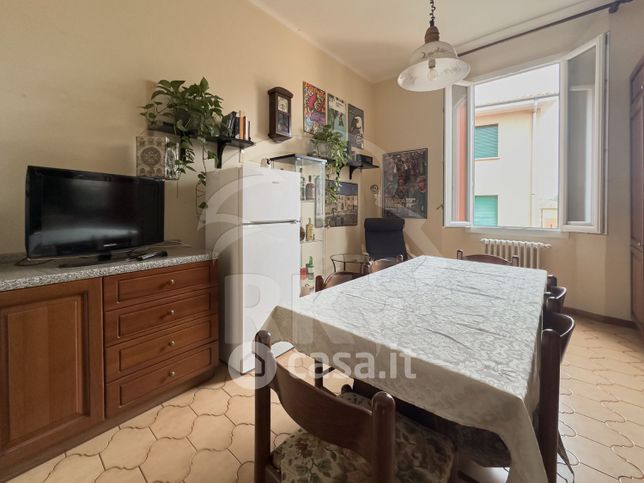 Appartamento in residenziale in Via Parisio 24