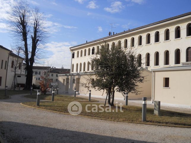 Appartamento in residenziale in Piazza Meschio 11 /1