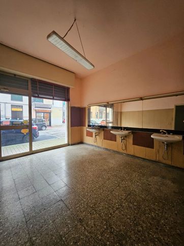 Ufficio in commerciale in Via Filippo Turati 3