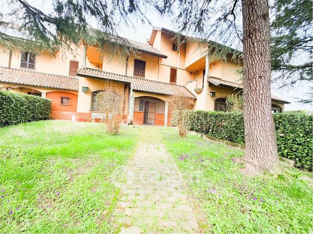 Villetta a schiera in residenziale in Via P. Neruda 9