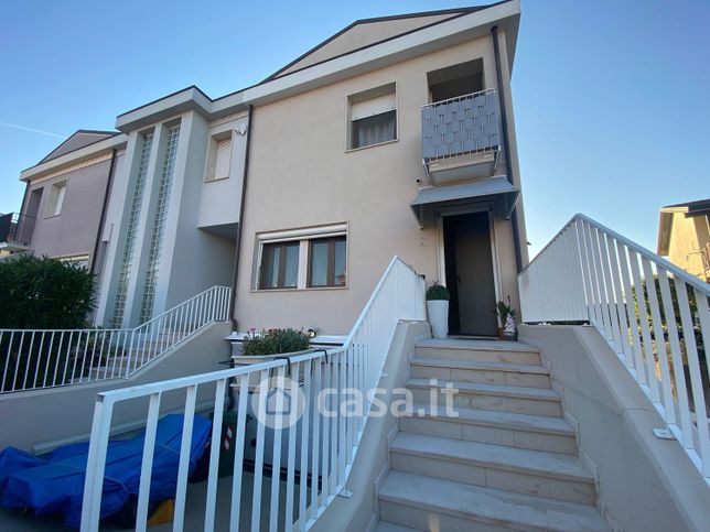 Villetta a schiera in residenziale in Corso della Vittoria 2