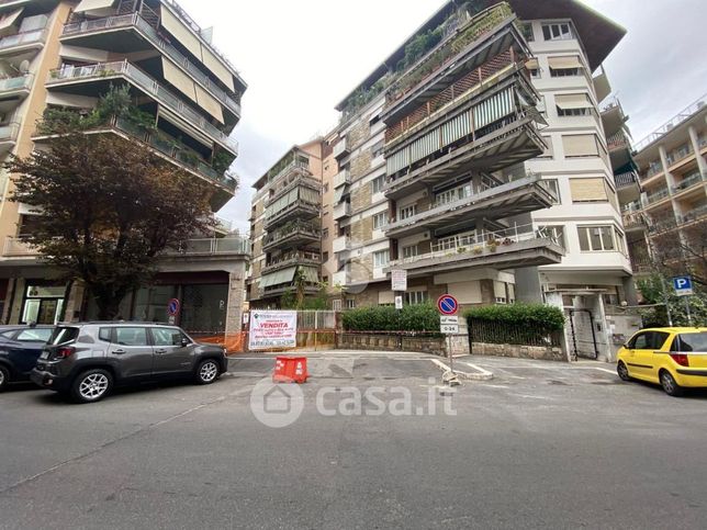 Box/posto auto in residenziale in Via Luigi Rizzo 38