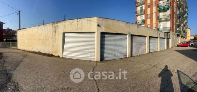 Box/posto auto in residenziale in Via dei Merlenghi 2