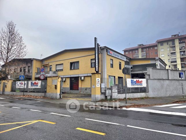 Capannone in commerciale in Via Generale Giuseppe Perotti 117 BIS