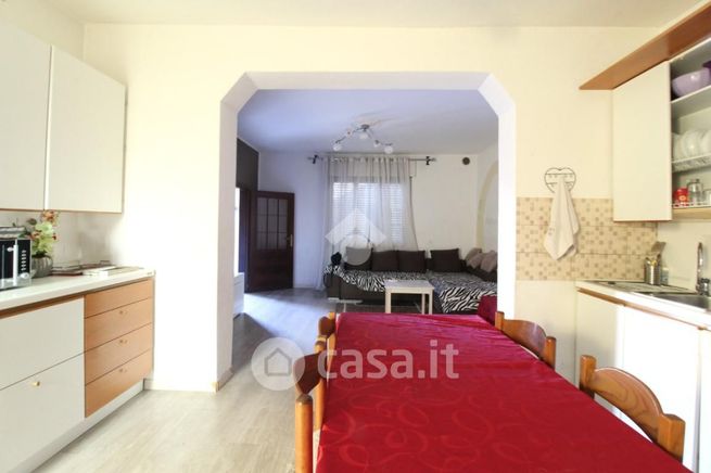 Villetta a schiera in residenziale in Via Gazzera Bassa