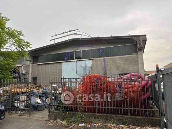 Capannone in commerciale in Via Staffora 12