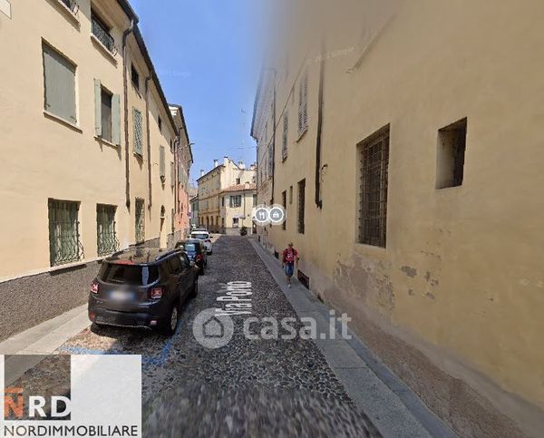 Garage/posto auto in residenziale in Via Santa Maria Nuova