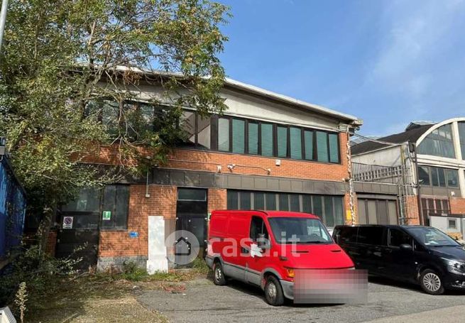 Capannone in commerciale in Strada del Drosso