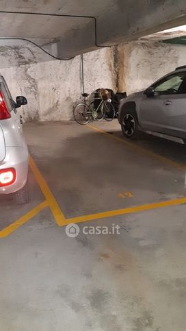 Box/posto auto in residenziale in Via Domenico Mazza 12