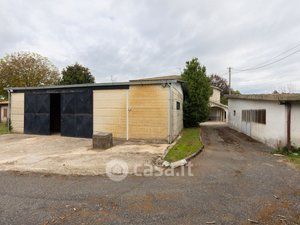 Capannone in commerciale in Via Agrolatino 9