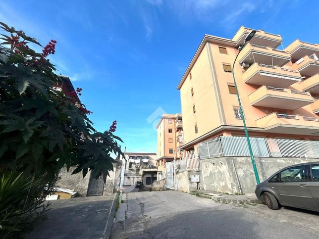Box/posto auto in residenziale in Via San Gennariello