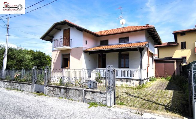 Casa indipendente in residenziale in Via Vercellotto 130