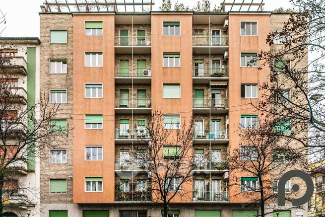 Ufficio in commerciale in Via Francesco Albani 33