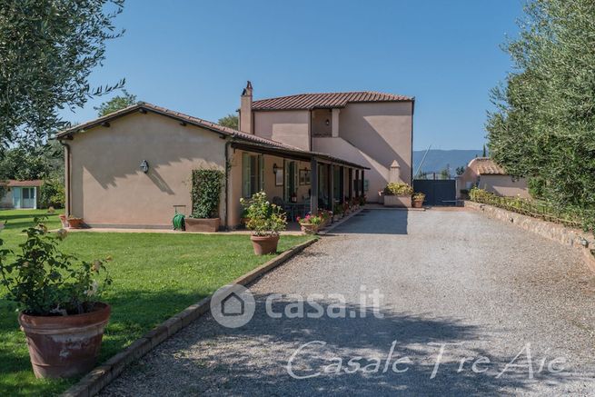 Casa indipendente in residenziale in Via Aurelia 40