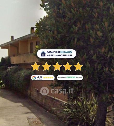 Villa in residenziale in Via Acquavivola