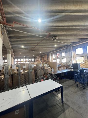 Capannone in commerciale in Via degli Artigiani