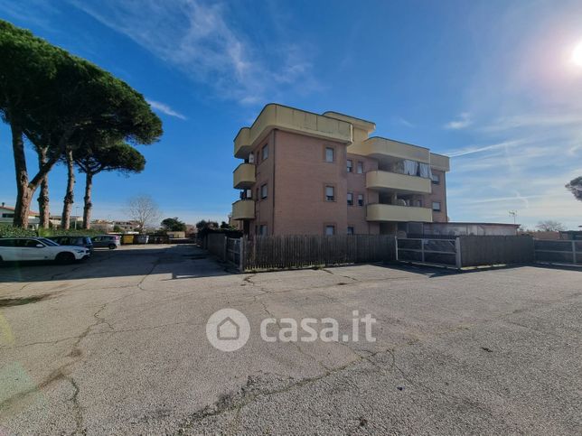 Appartamento in residenziale in Via Lago Maggiore
