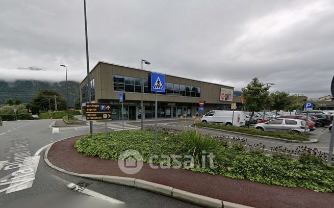 Ufficio in commerciale in Via Statale 87