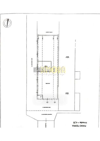 Capannone in commerciale in 