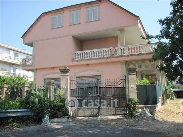 Casa indipendente in residenziale in Via Brasile