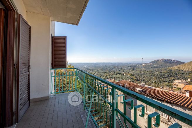 Casa bi/trifamiliare in residenziale in Via XXV Aprile