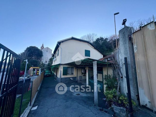 Casa bi/trifamiliare in residenziale in Corso Ferdinando Maria Perrone 116