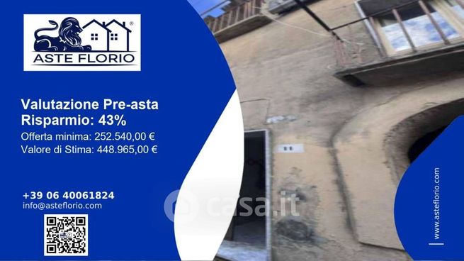 Capannone in commerciale in Via Piano di Quercia